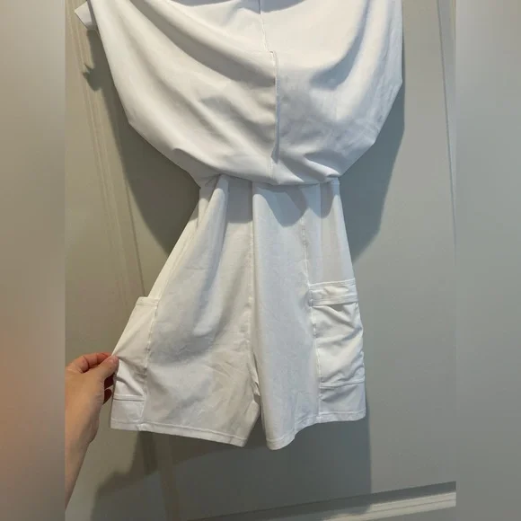 Vuori White Tennis Dress w/ Built-In Shorts Size Medium - Picture 9 of 9